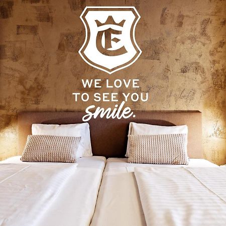 Stadthotel Eggerbraeu Имст Экстерьер фото