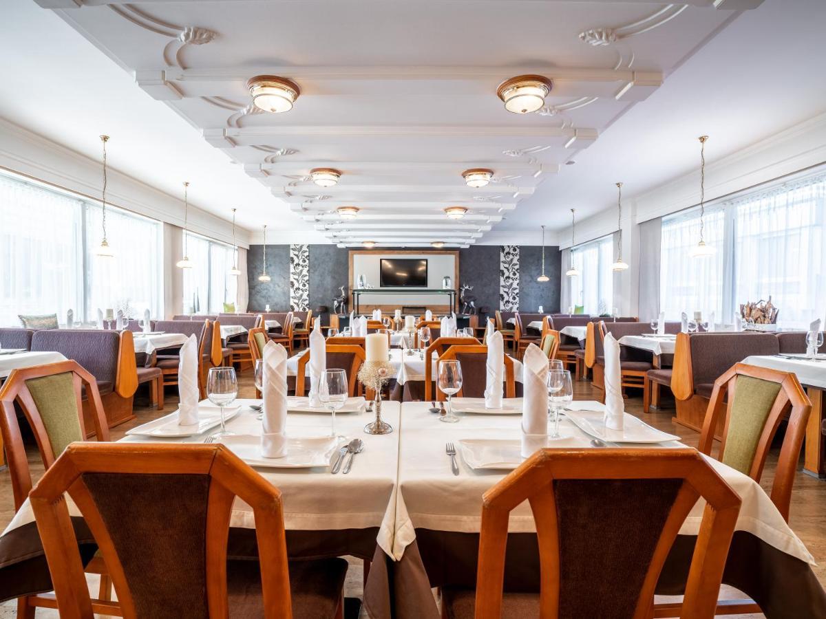 Stadthotel Eggerbraeu Имст Экстерьер фото