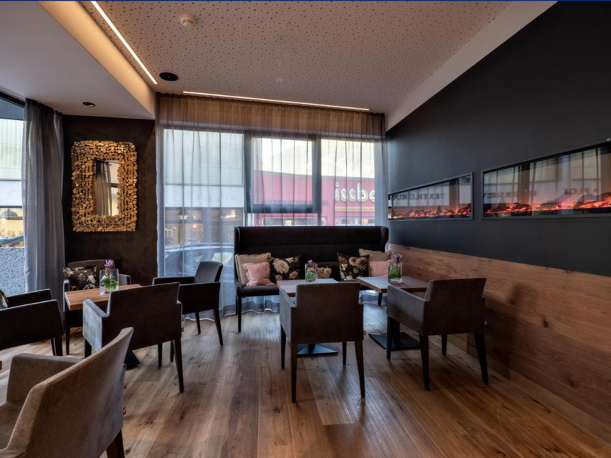 Stadthotel Eggerbraeu Имст Экстерьер фото