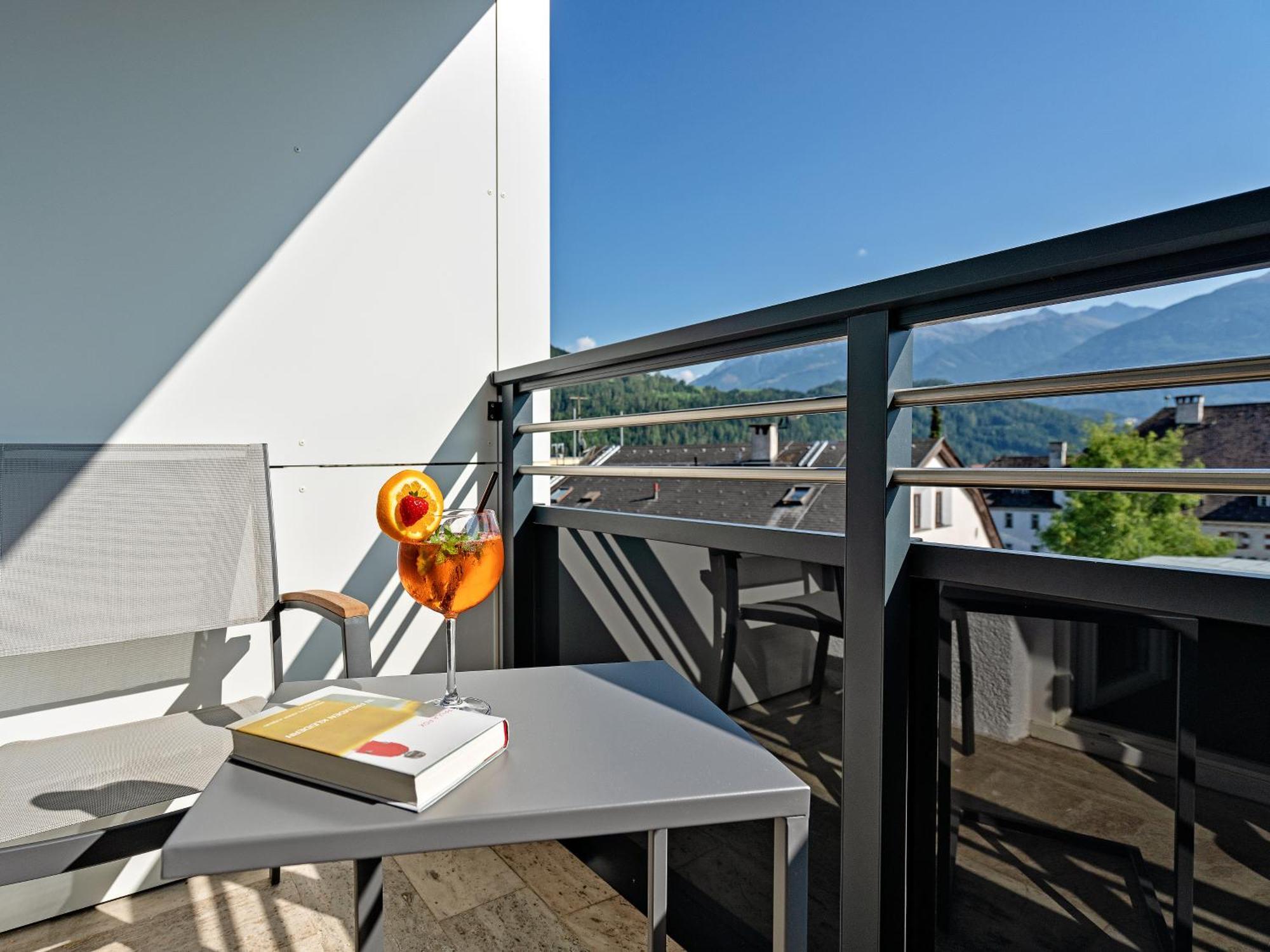 Stadthotel Eggerbraeu Имст Экстерьер фото