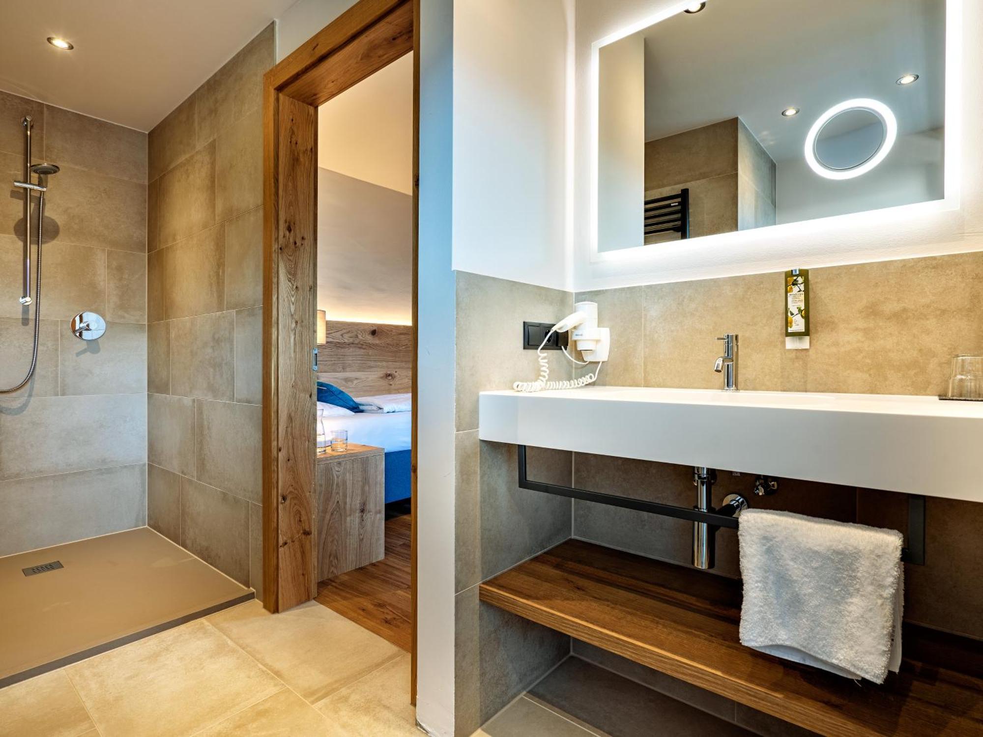 Stadthotel Eggerbraeu Имст Номер фото