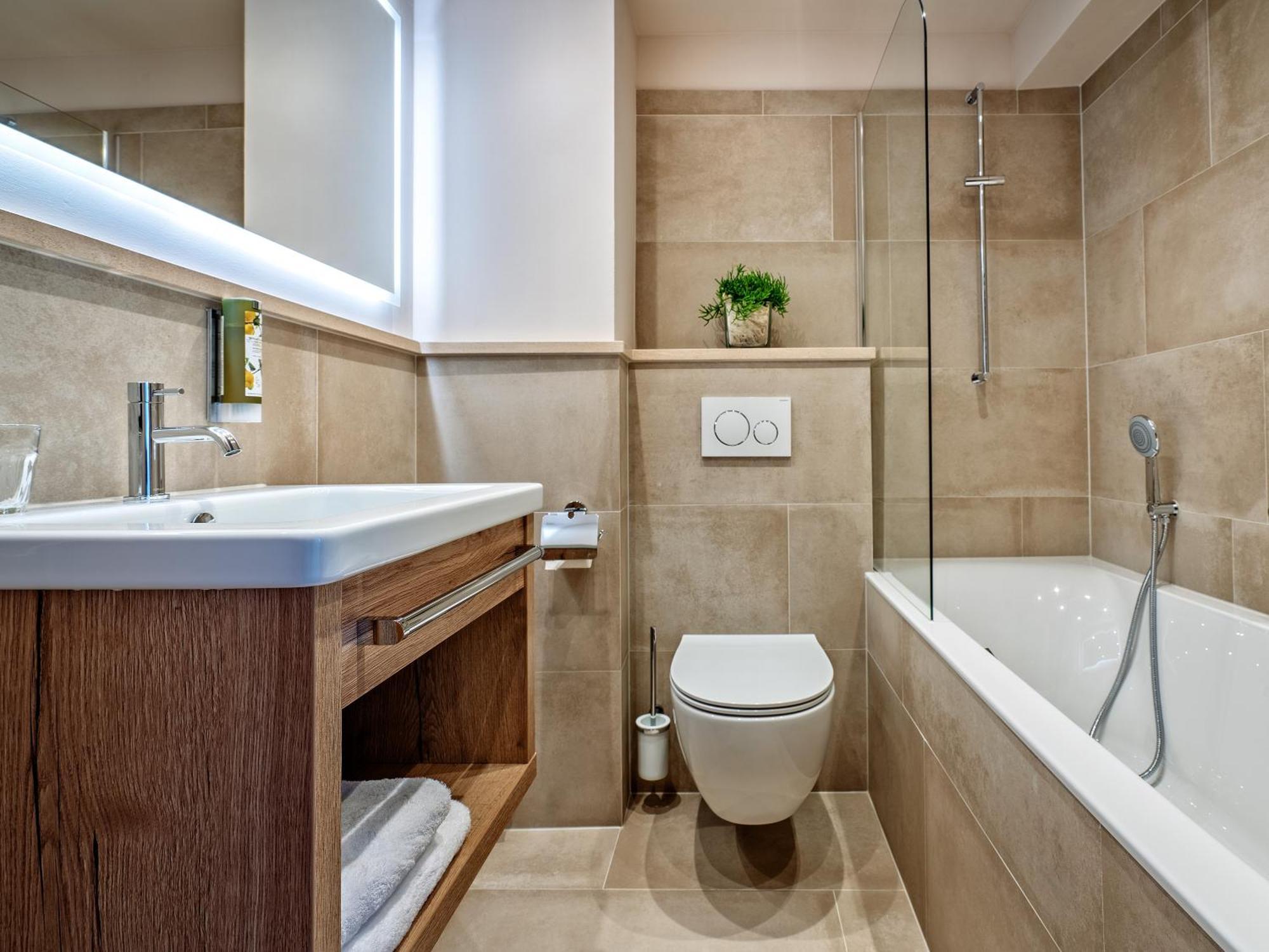 Stadthotel Eggerbraeu Имст Номер фото